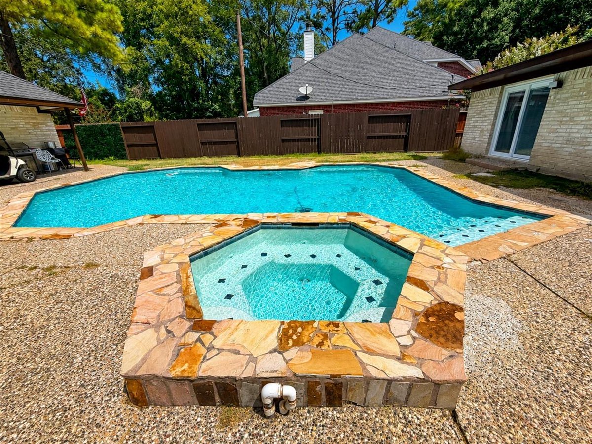 BobKoryRealty's tweet photo. Do you know someone looking for a great property in Cypress? Please pass this along! #HereToHelp
#Realestate #REALTOR #bobkoryteam #katyhomes #listing #homesforsale #richmondhomes #zillow https://t.co/gi0WuIg27R