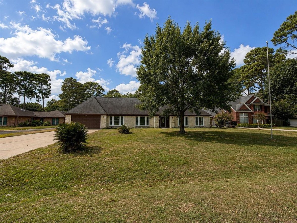 BobKoryRealty's tweet photo. Do you know someone looking for a great property in Cypress? Please pass this along! #HereToHelp
#Realestate #REALTOR #bobkoryteam #katyhomes #listing #homesforsale #richmondhomes #zillow https://t.co/gi0WuIg27R