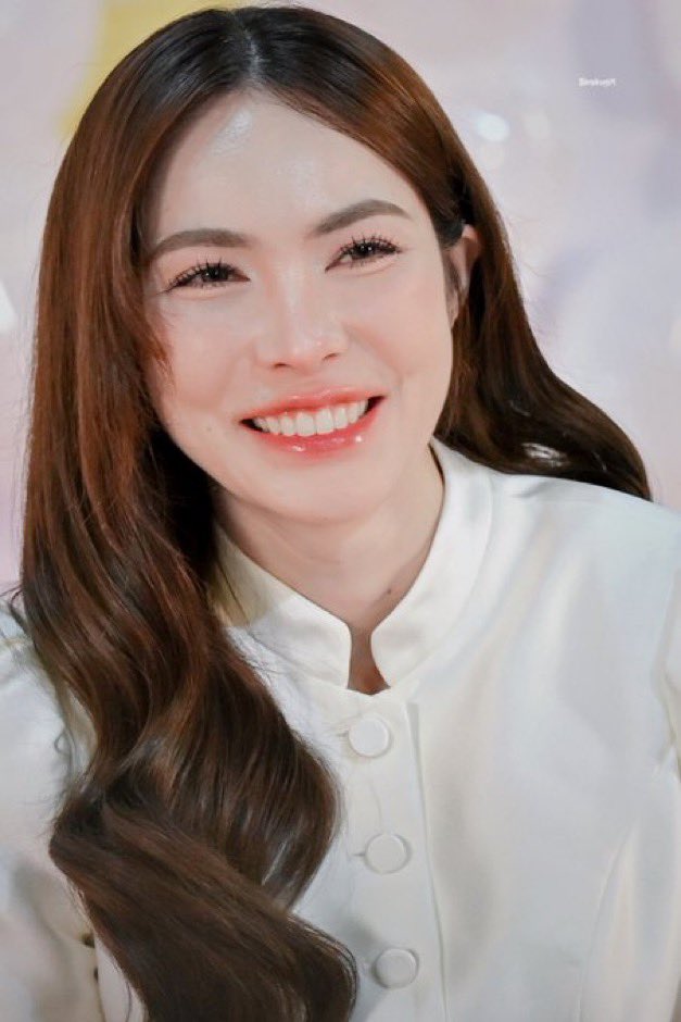 rabbitboyzaaa's tweet photo. ยิ้มสดใสรับเดือนใหม่ ขอให้มีแต่แต่ความสดใส เบิกบาน เน็มไปด้วยรอยยิ้มคับ

SMILEY BESIDE CHARLOTTE01
#CharlotteAustin #ชาล็อตออสติน
@itscharlotty https://t.co/c2xupohFS9