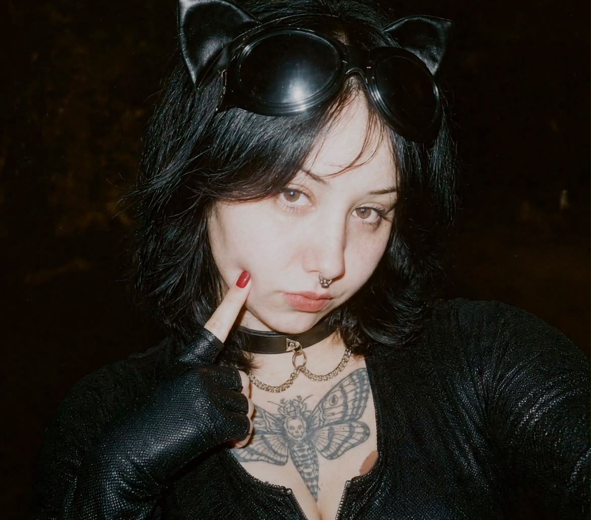 Succubusxga's tweet photo. Stealing the spotlight from Batman 🦇🐾
#Catwoman ,#CatwomanCosplay ,#Gatúbela ,#Batman ,#DC ,#DCComics ,#DCCosplay , #GothamCosplay ,#Cosplayer ,#CosplayGirl ,#CosplayModel ,#CosplayersOfTwitter ,#CosplayPhotoshoot https://t.co/dkykxvQyGq