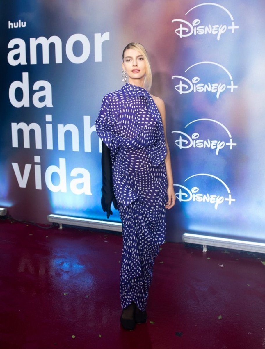 UploadAlan's tweet photo. QUE PERFEITA! Alanis Guillen para o première de #AmorDaMinhaVida

O que vocês acharam do look? https://t.co/LpxBezt1iQ