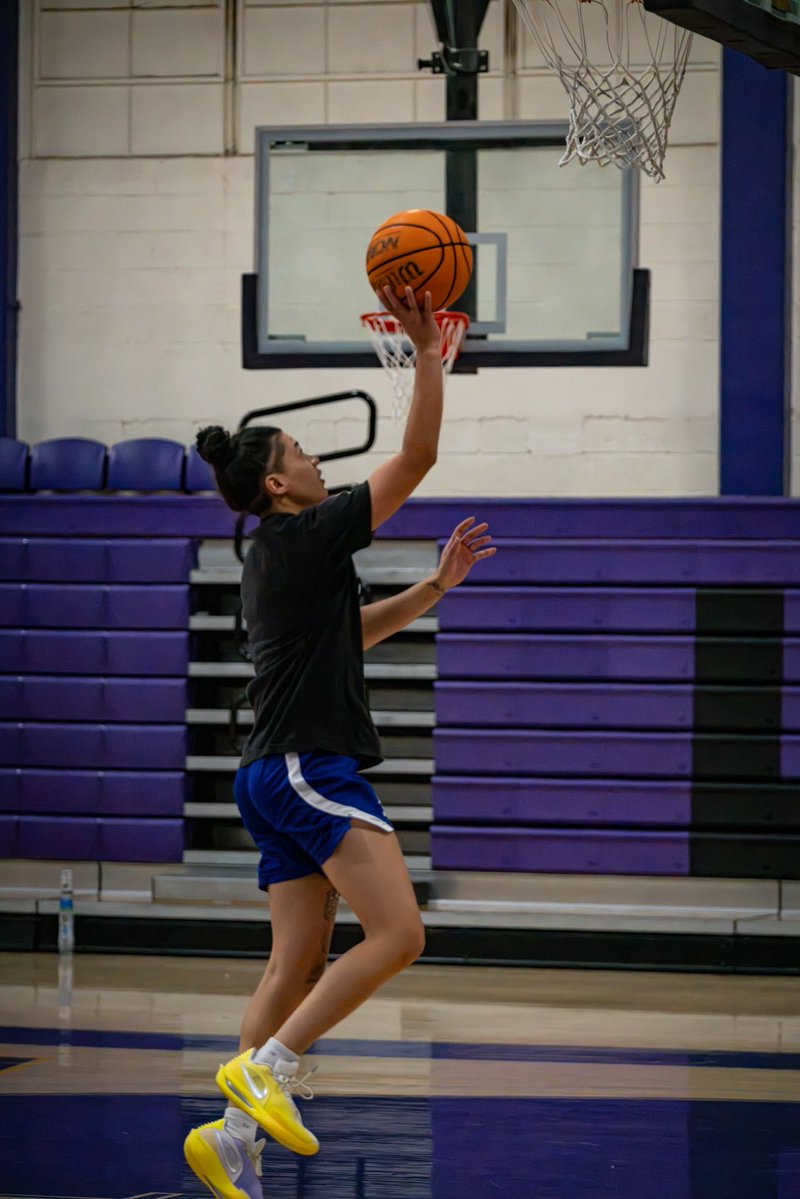 WNMU_WBB's tweet photo. Work mode 🏀

#wnmu #rarebreed https://t.co/tyDUPP2Yik