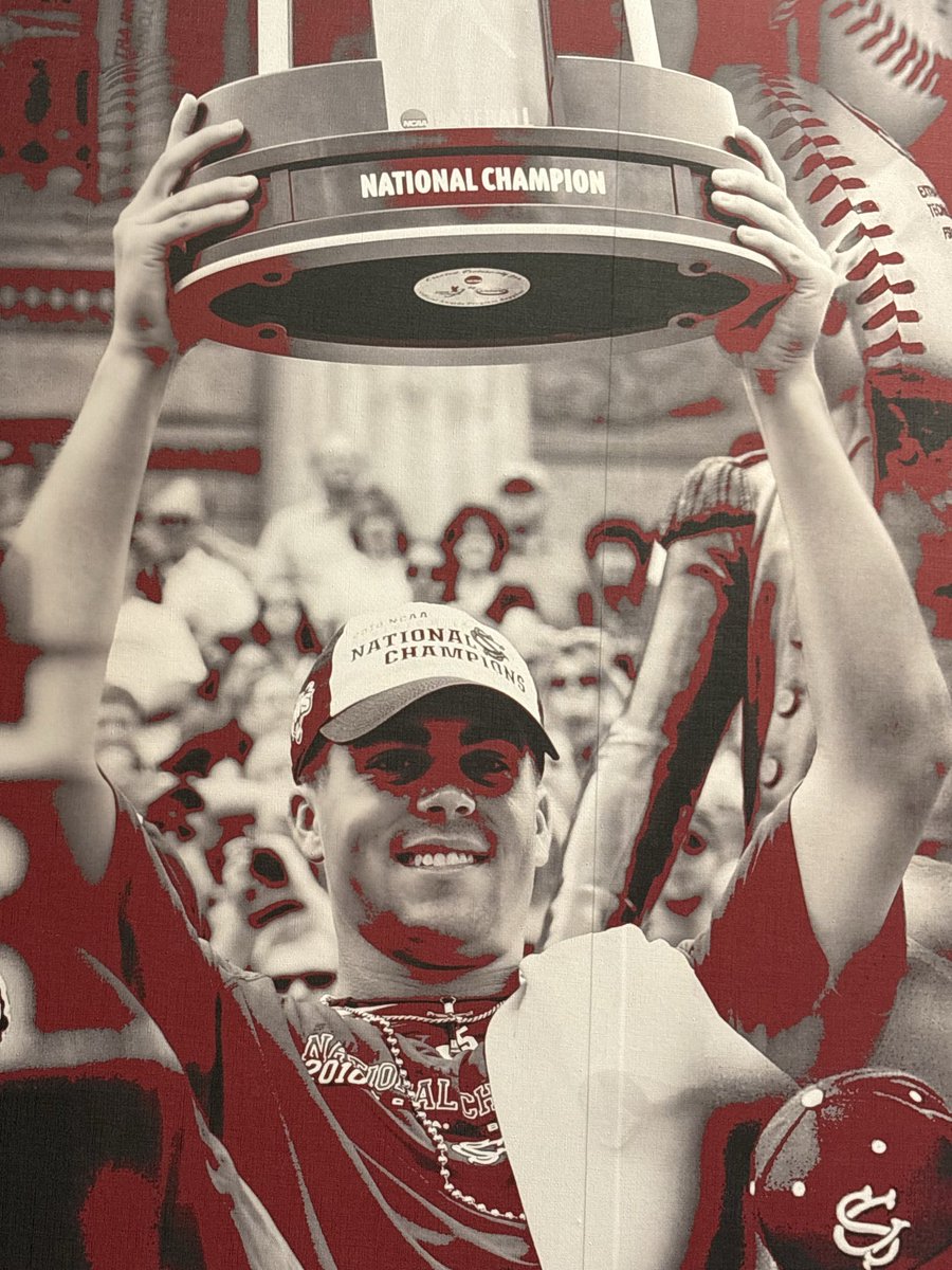 KSchnall9's tweet photo. The history and tradition of Carolina Baseball is everywhere you look. Now it’s time for the next generation of Gamecocks to leave their mark. The future is coming… 🤙🐔

“HONOR THE PAST.
OWN THE PRESENT.
BUILD THE FUTURE.”

#OwnIt #Gamecocks https://t.co/2PWD6Kx3Qw