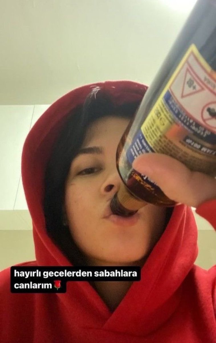 Halewnz's tweet photo. Helin Elveren, belki adam korkup tweeti sildi. Ama ben İslam’la dalga geçen birinden korkmam. İçiyorsan iç, doyasıya iç ama dinime laf etme be gerizekâlı.

#daha17 https://t.co/K6cYbS1CRC