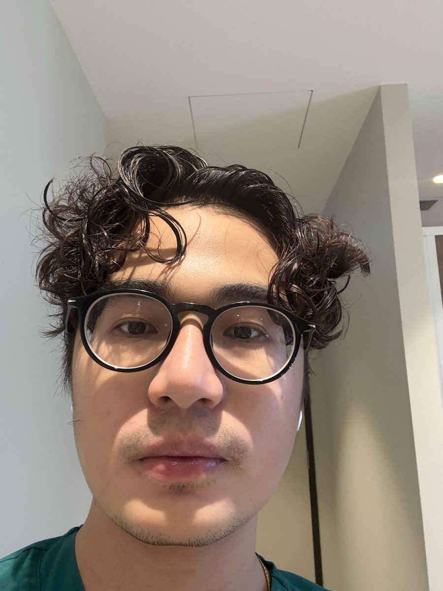 hmmico's tweet photo. Hair looks nice today https://t.co/9aGdoV8DdS