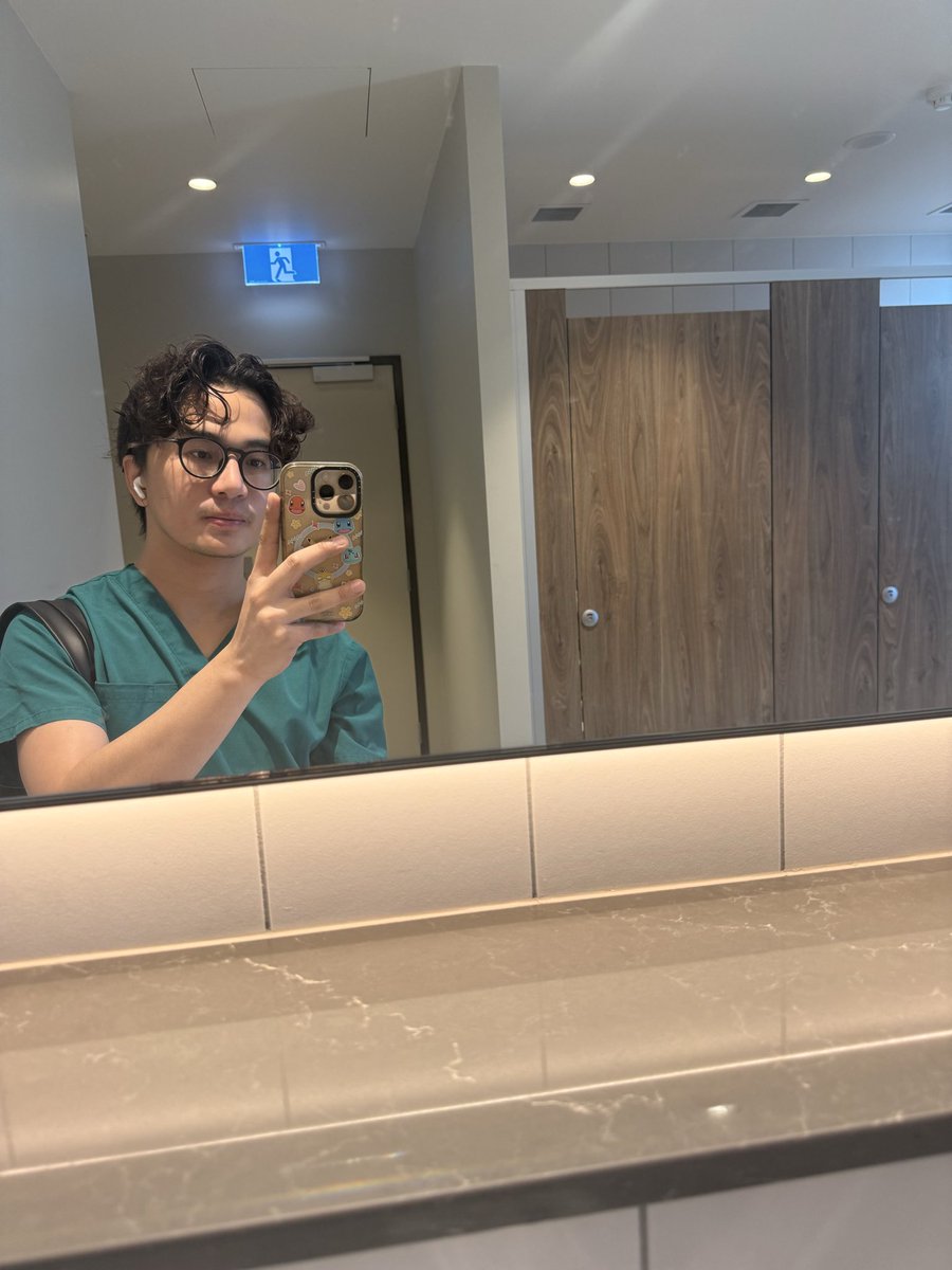 hmmico's tweet photo. Hair looks nice today https://t.co/9aGdoV8DdS