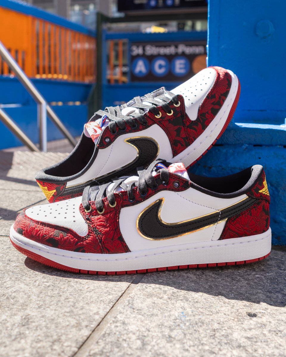 SOLELINKS's tweet photo. Ad: PRICE DROP: Air Jordan 1 Low OG 'Garden' at $124 + shipping, use code SEP20 => https://t.co/EcOmQgsUKO https://t.co/VyJgKKAvFi