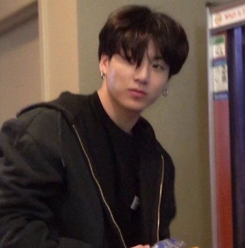 koolunelle's tweet photo. i love seeing jungkook like this, he’s so naturally beautiful https://t.co/darw1CRYpB