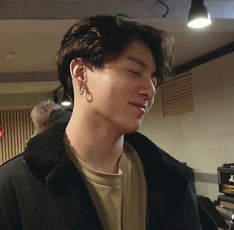 koolunelle's tweet photo. i love seeing jungkook like this, he’s so naturally beautiful https://t.co/darw1CRYpB