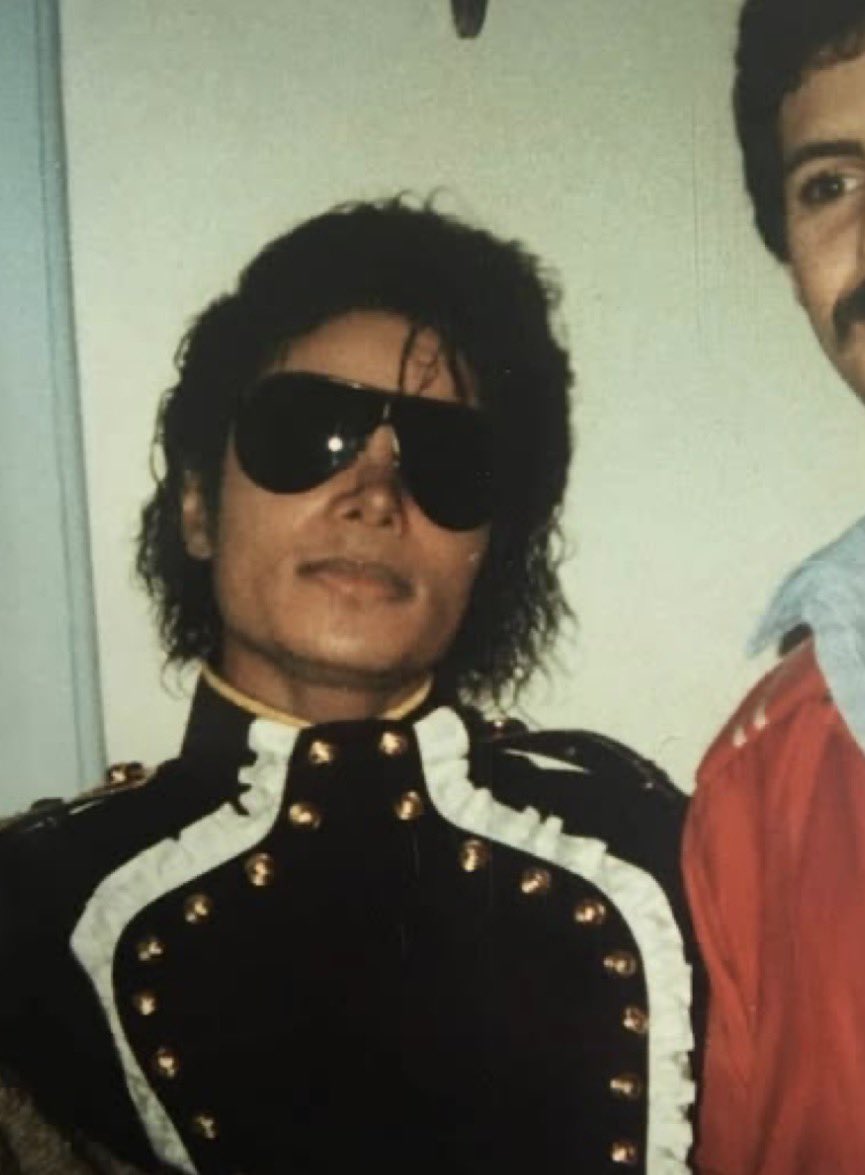 appleheadheaven's tweet photo. I could literally be doing anything, and I’ll wonder if Michael would enjoy it.😭😭 https://t.co/RzmZSIWiOg