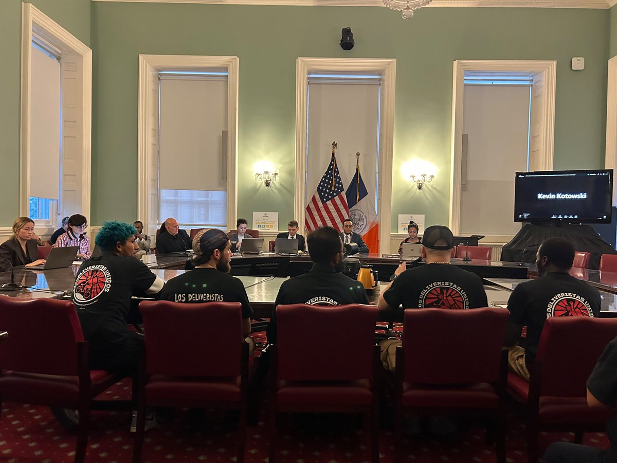 LosDeliveristas's tweet photo. Today at @NYCCouncil, 150+ Deliveristas waited all day to be heard on 20+ micromobility bills that FAIL to address our urgent needs or the root causes of unsafe streets.

@NYCCouncil: We share the goal of safer streets, but today’s package FAILS to center workers’ needs. ✊🏽✊🏾✊🏿 https://t.co/9iqM77U8Qb