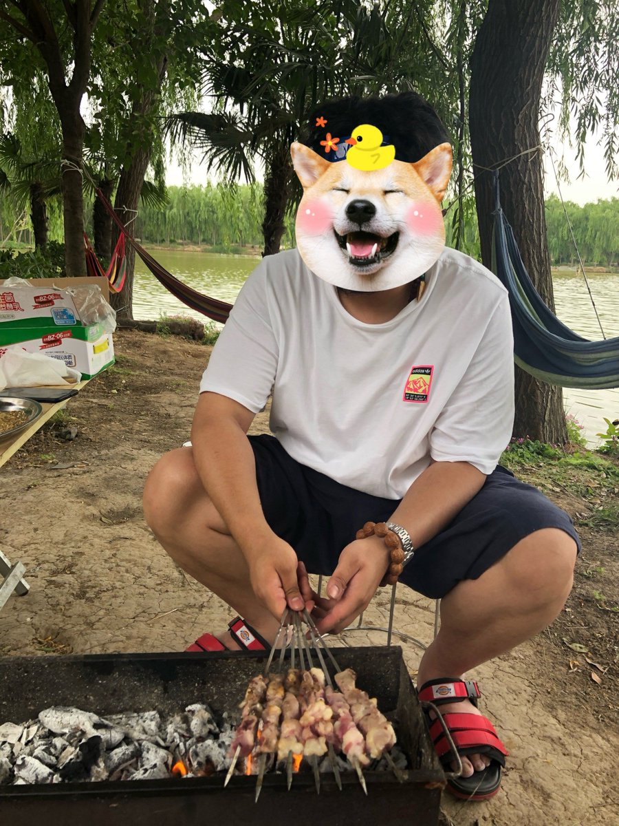 billy46862's tweet photo. This funny roast master is a real charmer! https://t.co/IDL4Hv5Jal