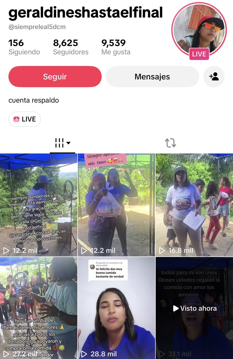 RoryBranker's tweet photo. ¡TAP-TAP A LA PANTALLA MI GENTE!

Hay demasiada locura en Venezuela que se oculta a plena vista en las redes sociales. 

Las cosas que pasan en Tiktok suelen escaparse de los periodistas en Venezuela, porque es fácil para nosotros pensar que ahí la gente lo que hace es bailar. 

Pero así fue que encontré a un doctor que exponía a pacientes seropositivos sin ningun miramiento a la ley, a la privacidad, a la decencia, ni a los juramentos hipocráticos. 

Hoy me topé con una cuenta que produce contenido desde Venezuela, Una joven que es “Bendecida para bendecir” y que “regala” comidas a niños y ancianos pobres de su barrio. Hasta este punto todo parece estar en orden. ¿Cierto?

Sin embargo, todo se enturbia cuando entras a ver sus transmisiones. 

Lo que la joven hace es “vender” las comidas en VIVO y DIRECTO. Mientras ancianos y niños hacen una larga fila durante HORAS, esperando su turno para come. 

Ningún niño o anciano recibe ni una cucharada de comida hasta que alguien del otro lado de tiktok  pague / “done” el plato. 

No me hace falta explicarles lo que significa este nivel de miseria, donde el hambre y la pobreza son convertidos en un espectáculo morboso. 

Tanto niños como viejitos se les ve sus rostros mientras son sometidos a esta humillación por ¿likes? ¿Regalos de tiktok? ¿Por dinero? 

Definitivamente, todo es monetizable…