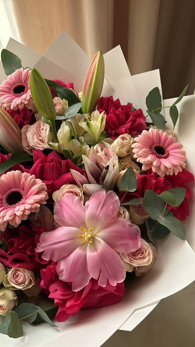 dreamyflowerrs's tweet photo. pretty bouquets https://t.co/fbirKcnVok