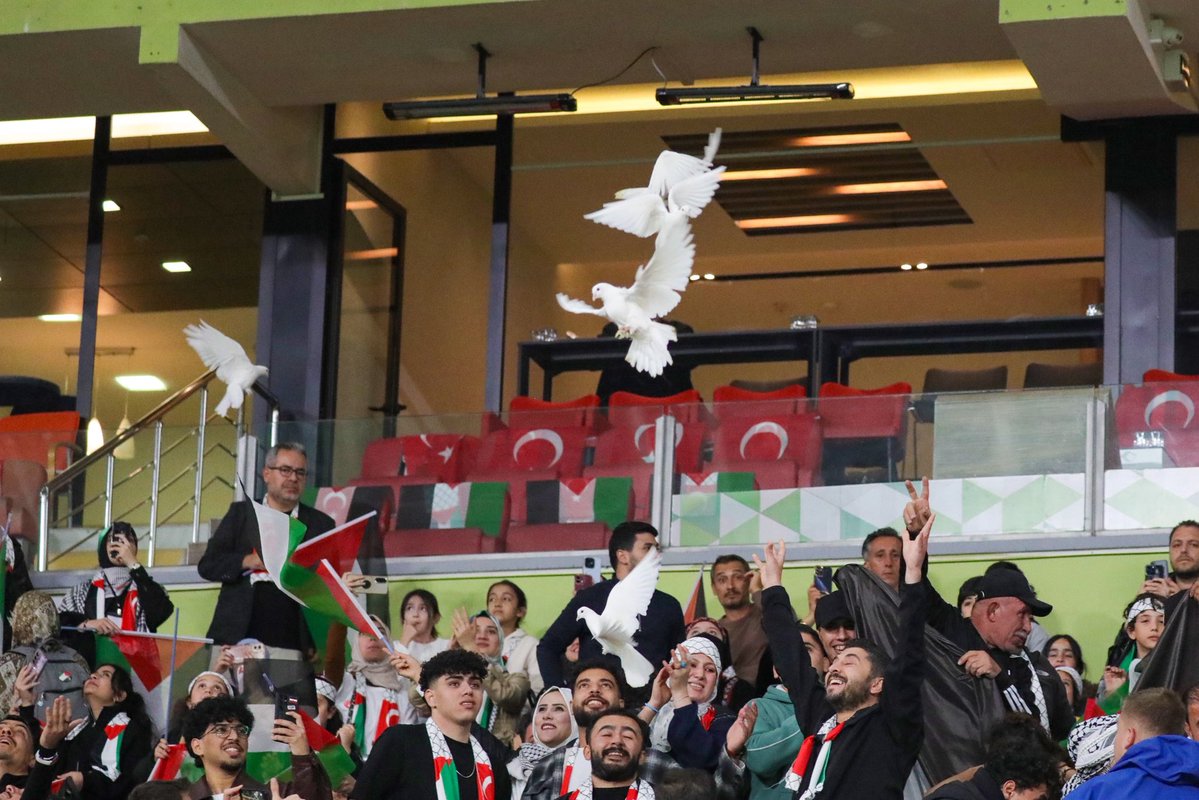 konyaspor's tweet photo. Özgür Filistin 🇹🇷🇵🇸 https://t.co/6s7JzzzkFt