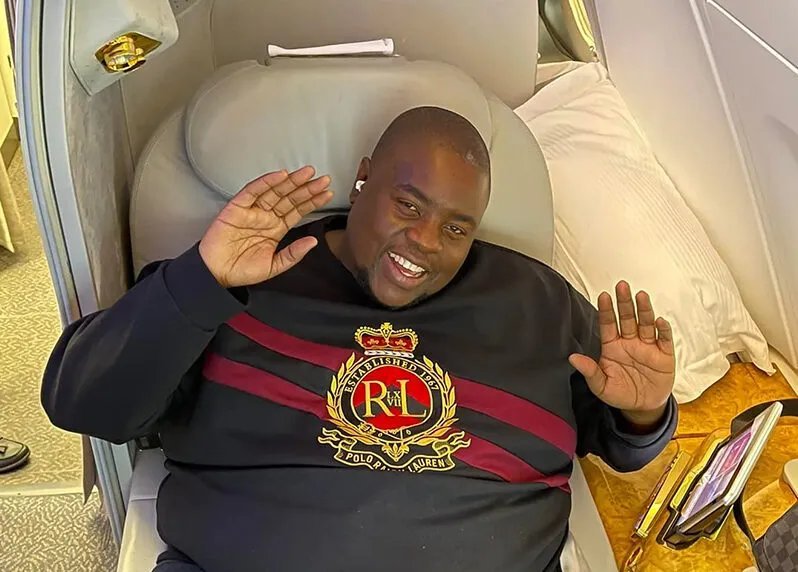 pachenanews's tweet photo. @pachenanews understands businessman Wicknell Chivhayo has died in a helicopter crash in Marondera this evening. Five other people including his wife, Lulu, also died in the crash. https://t.co/cgR2hWWysp