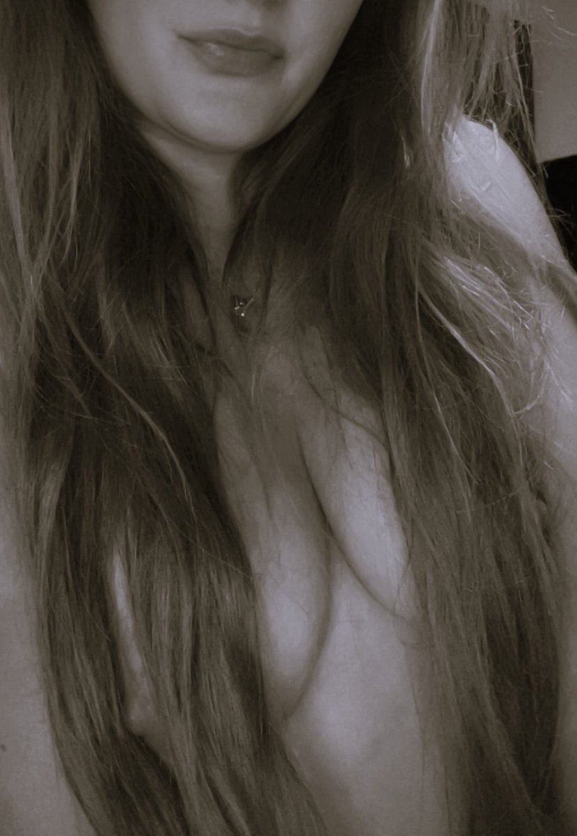 nextdoor_N_N's tweet photo. Hee cutie π«£π
#koppelsnl #girlnextdoor #amateurnl #lingerie #dutchcouple https://t.co/WBznkYKBrg
