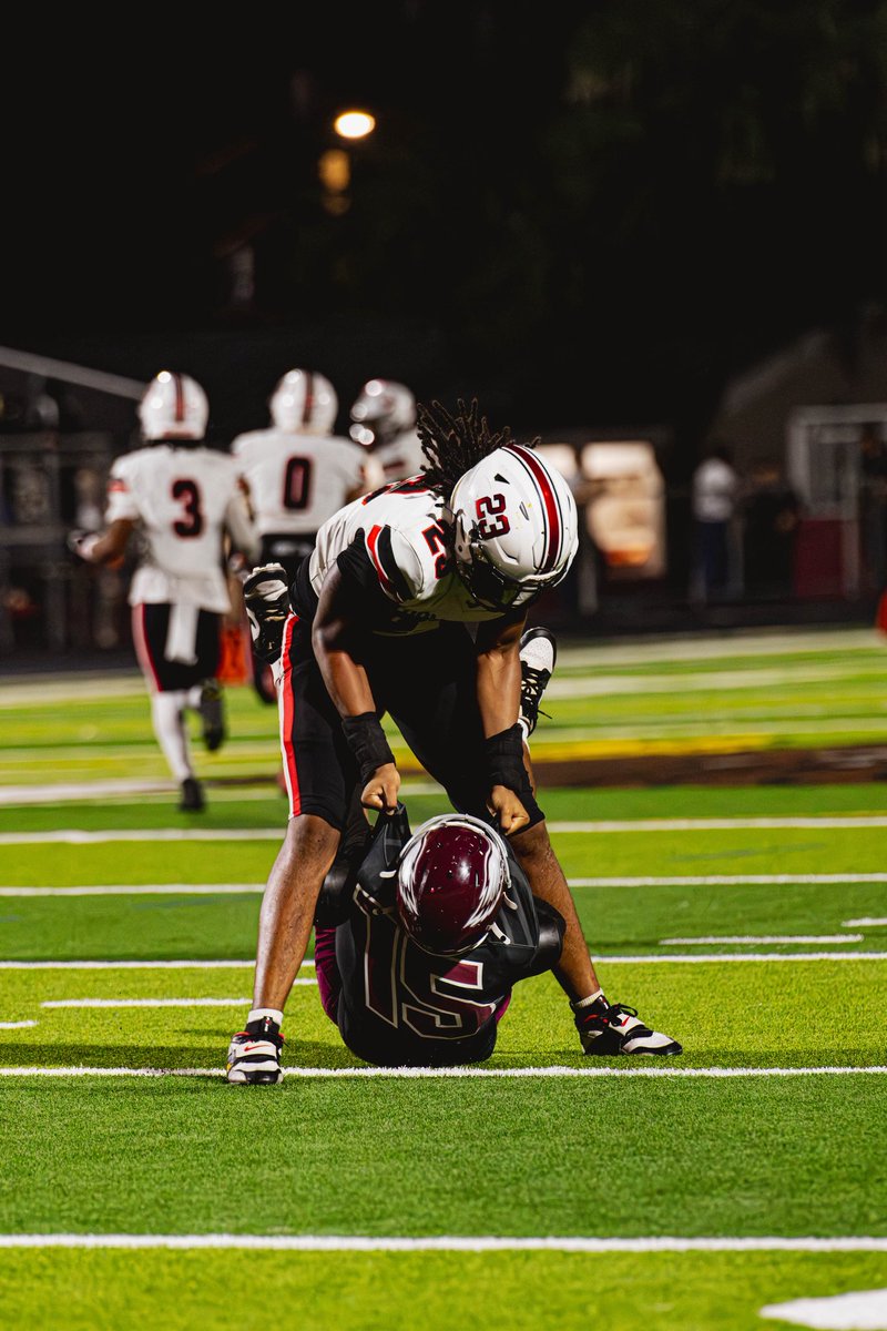 JordanReese_71's tweet photo. 41-14final vs Brandon in an epic win  5+ tackles. Played a little of noise tackle this game as well showed me to even be more voilent
Focused on next week and ready to dominate week 6💥💯❗️@Bdale_Football @BigCountyPreps1 @coachspruill0 @Buggsnow @BdaleFBHC @tampabay2689 https://t.co/U96JhnQuzn