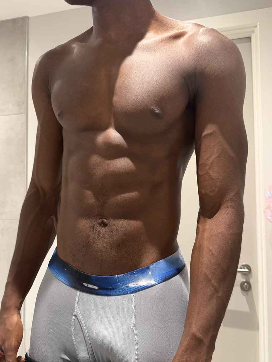 al3xking25's tweet photo. Come say hello… I might be your type 👀 https://t.co/7KSKF3iZ1q