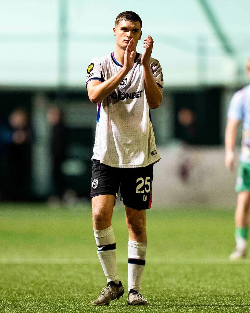 early05's tweet photo. He doesn’t need anyone to tell him how much it hurts you can see it on his face.

Jack Walker. 🖤⚽️

The disappointment. The frustration. The desire to do better next time.

That mentality matters. Never stop hating losing. Never stop wanting more. 💪🔥 https://t.co/zgD8WYfVRX