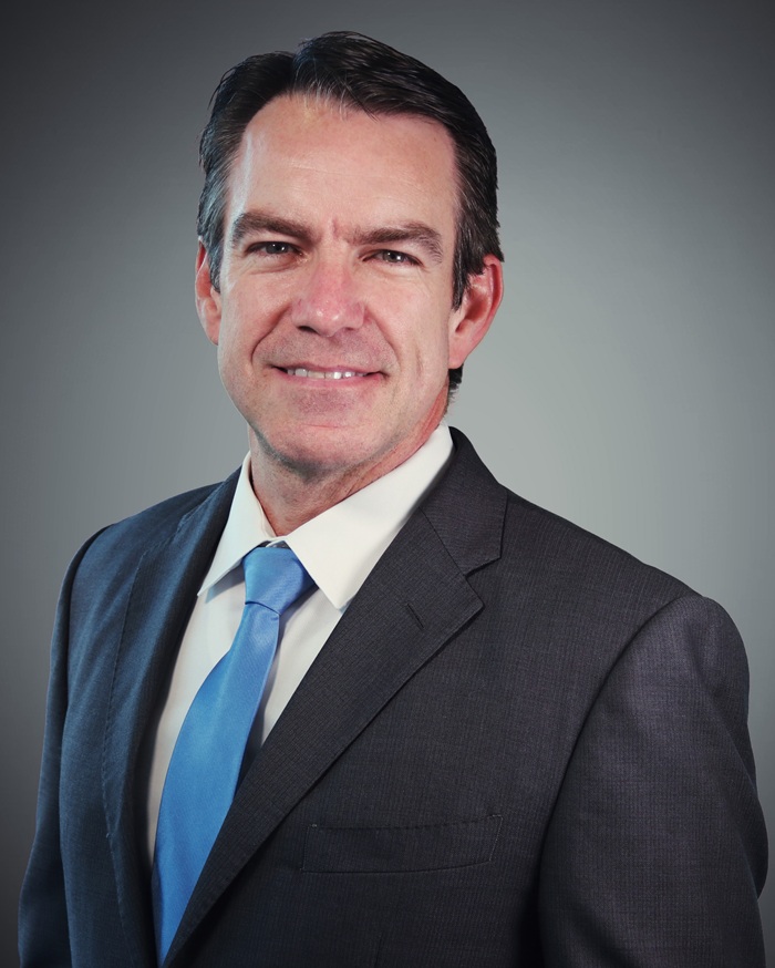 refindustry's tweet photo. A2Ls Are Not a Bridge: Heatcraft on Refrigerant Choice in North America
Read the full interview of David Bolaños, Director of Marketing and Product Management at Heatcraft Refrigeration, https://t.co/WMs4apyWOj https://t.co/Ow9t4e3mGn