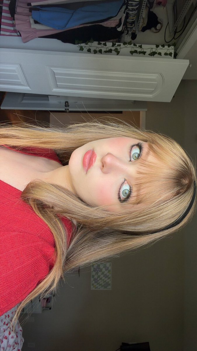 blushandbows's tweet photo. I did my makeup and I feel really cute (๑ᵔ⤙ᵔ๑) https://t.co/vjV6irchWe