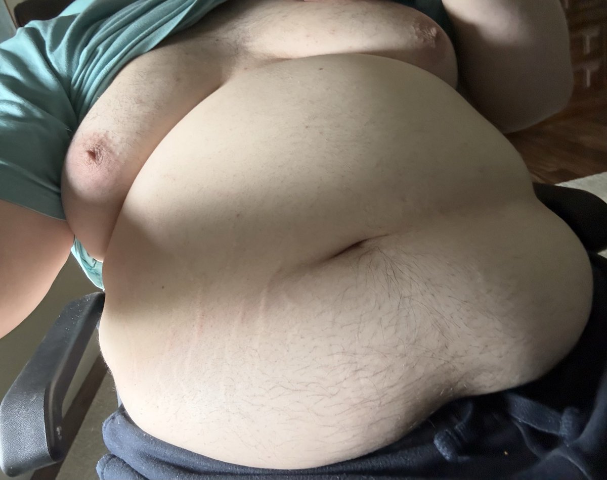 gabe_autumn's tweet photo. feeling fat today :3 https://t.co/IWa6b4WsWS