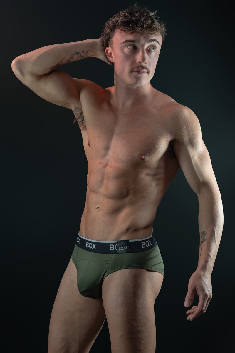 notleoryder's tweet photo. Best of both worlds🙂‍↕️ Looking good and ridiculously comfy @BoxMenswear https://t.co/vvXIEvXWhx