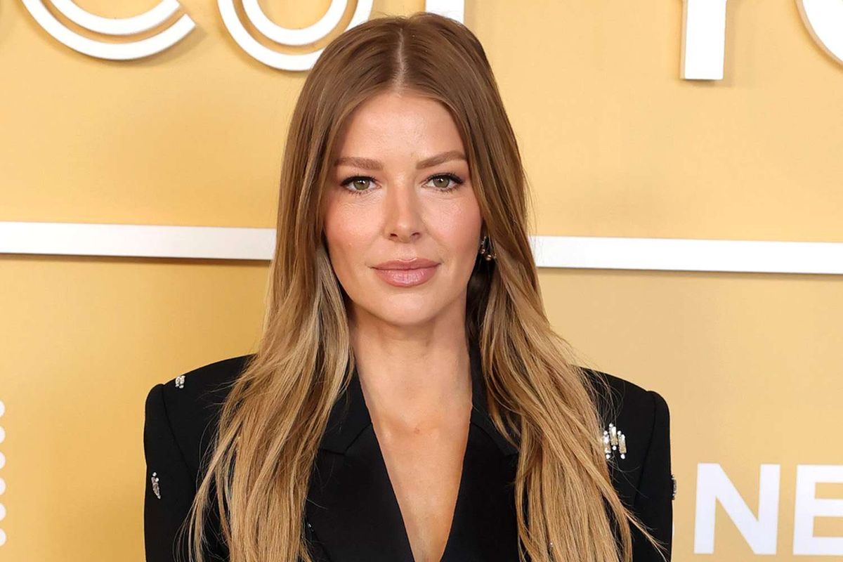 screenrant's tweet photo. #LoveIslandUSA host, Ariana Madix, will reportedly star in Future Housewives, a drama series in development at #Peacock from #SethMacFarlane and Brannon Braga. ⭐️

Source: Deadline | Learn More: https://t.co/5P9dvYvsf8 https://t.co/NQsuAwgwfr