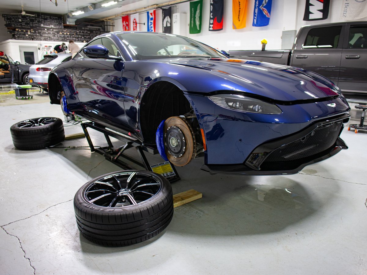 AreteAutoSalon's tweet photo. Full decontamination, wheels-off coating, leather conditioning, and CQUARTZ Skin over this fully PPF-wrapped Aston Martin. Front start to finish, we couldn't stop admiring this one. Get protected at Areté! https://t.co/dE5Zhh16rE