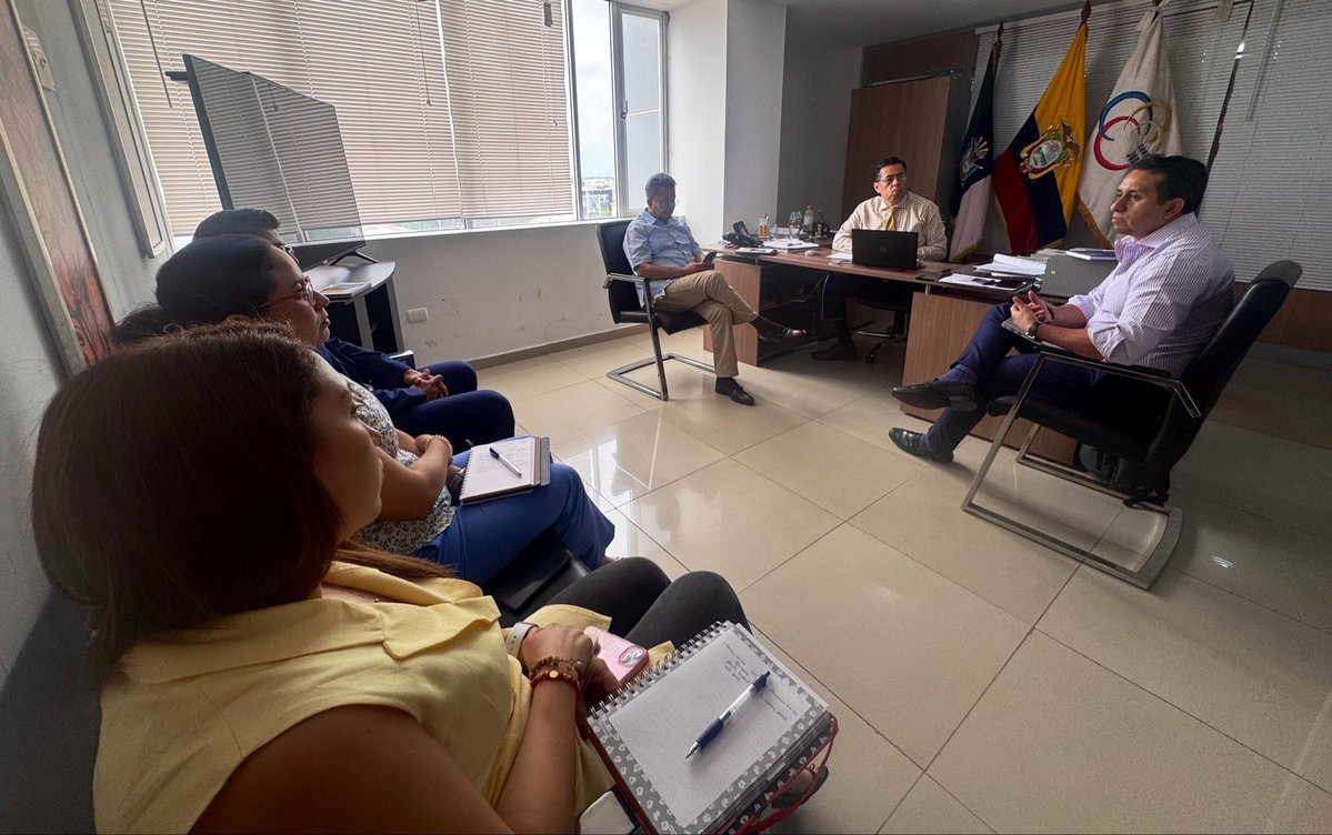 StaElenaCJ's tweet photo. 📮 Como acción inmediata, implementaremos buzones de atención ciudadana en las unidades judiciales de #SantaElena. 

Este mecanismo te permitirá reportar novedades de forma directa y segura. 
Tu voz nos ayuda a garantizar un servicio eficiente. 🤝  #JusticiaConIndependenciaCJ https://t.co/1IWjwQmy2n