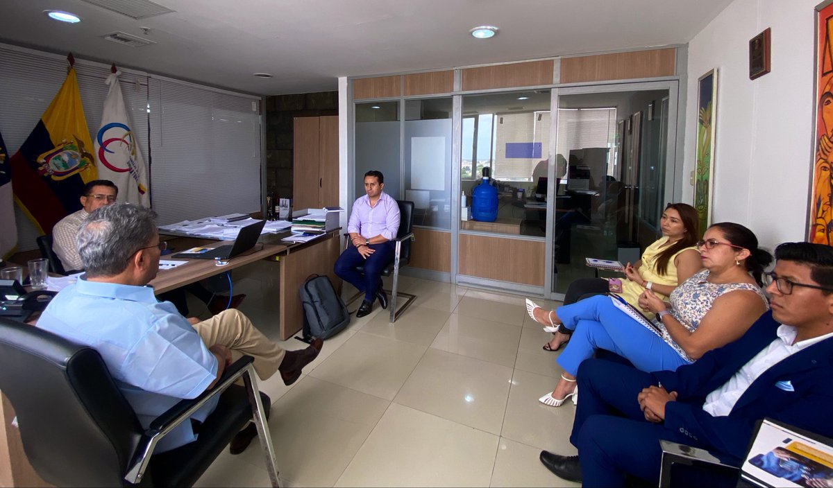 StaElenaCJ's tweet photo. 📮 Como acción inmediata, implementaremos buzones de atención ciudadana en las unidades judiciales de #SantaElena. 

Este mecanismo te permitirá reportar novedades de forma directa y segura. 
Tu voz nos ayuda a garantizar un servicio eficiente. 🤝  #JusticiaConIndependenciaCJ https://t.co/1IWjwQmy2n