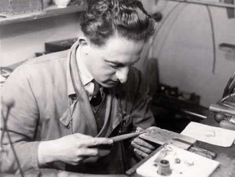 AuschwitzMuseum's tweet photo. 30 September 1910 | A Dutch Jewish man, David Gomes de Mesquita, was born in Amsterdam. A goldsmith and jeweler. He was married to Jansje Prins. 

During the German occupation of the Netherlands, David helped relatives and acquaintances find places to go into hiding.

He was imprisoned in the Vught camp. From there, he was transferred to Westerbork and deported to Auschwitz, where he was murdered in January 1944. 

He was 33 years old.
His wife and children survived the Holocaust.
