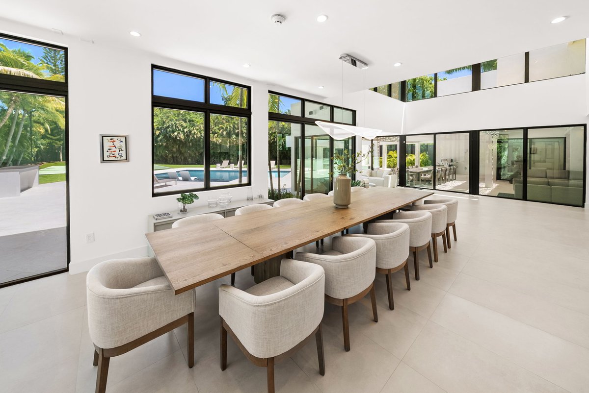 JatinaGroup's tweet photo. Outside, guests can enjoy a private resort-style setting with a sparkling pool, expansive grounds, basketball court, and canal frontage. The waterfront setting creates a peaceful sense of privacy, while the generous outdoor spaces are ideal for relaxing and enjoying Miami. https://t.co/GPlQNKxh4p