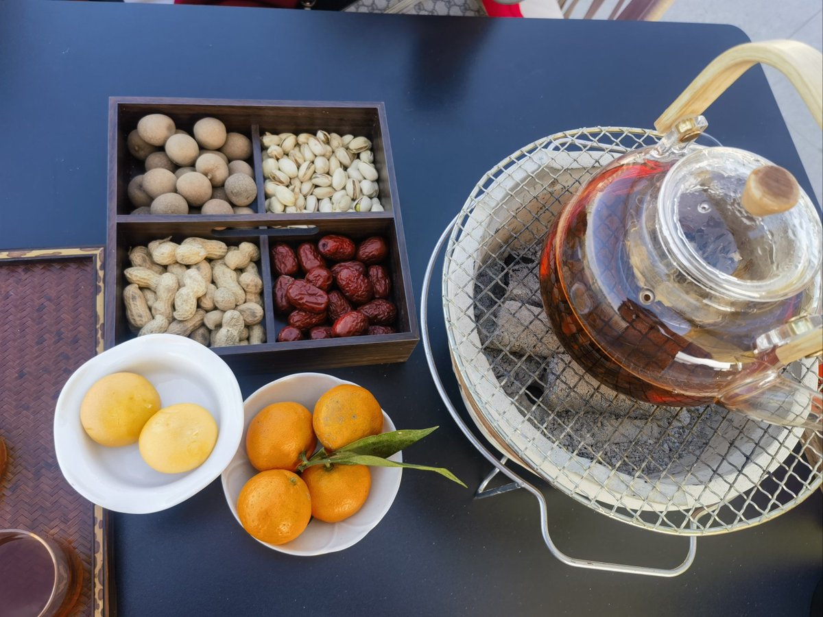 a_illiam_17_18a's tweet photo. [A cozy morning tea moment with braised snacks, bringing warm and tasty vibes to start the day!]， https://t.co/WYKnbggqu0
