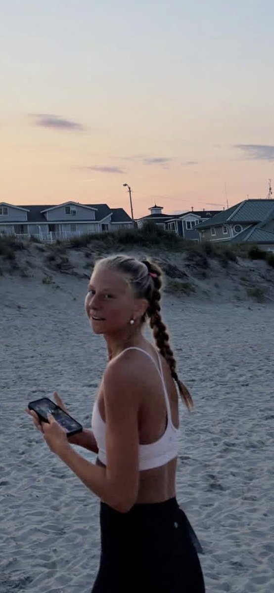 skeeboy18's tweet photo. @TonyBrunoShow @realrabbilinda Since you asked Tony 
the girls are living the dream - 
Proud papa❤️
Carly, junior at PSU
heading over seas to study abroad.
Sammy just got hired as an Accountant after graduating PSU in May. https://t.co/McIxlGtTsR