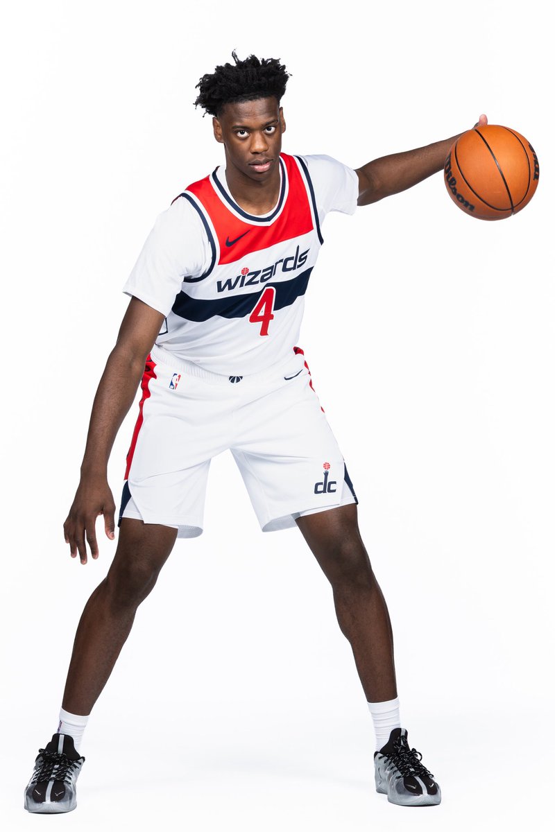 NBAKicks's tweet photo. AJ Dybantsa’s Nike GT Flight PE for @WashWizards Media Day featured light-up swoosh on the heel! #NBAKicks https://t.co/3LVfDi6dJi