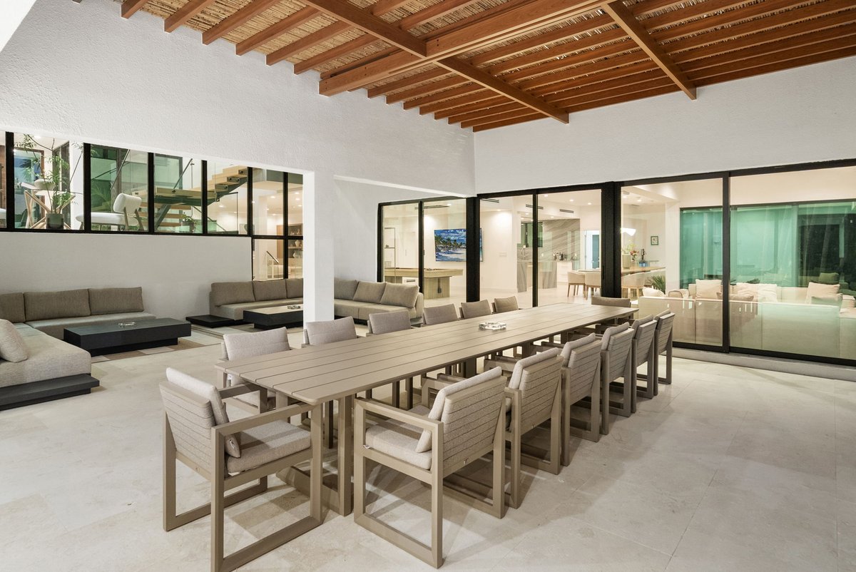 JatinaGroup's tweet photo. 📍 Miami, FL
• 11 bedrooms
• 9.5 bathrooms
• 20 guests
• 7,708 sqft living space

———
Jatina Group
Info@JatinaGroup.com https://t.co/u4HErtjgn8