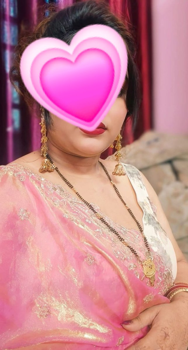 Rekha_5_'s tweet photo. मर्द औरत को लाख जेवर धन दौलत दे दे परंतु औरत की सबसे बड़ी खुशी तभी होती है.... 
जब मर्द बिस्तर पर धक्के पर 
धक्का लगाता है.....🫣🫣 
🔥 https://t.co/f2eedtZhIz