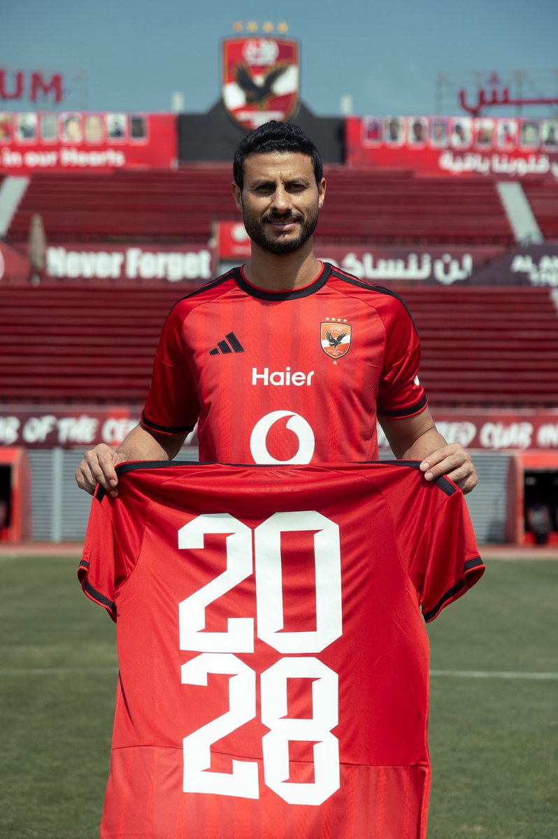 AlAhly's tweet photo. ❤️🦅 https://t.co/aQ6DiATUpc