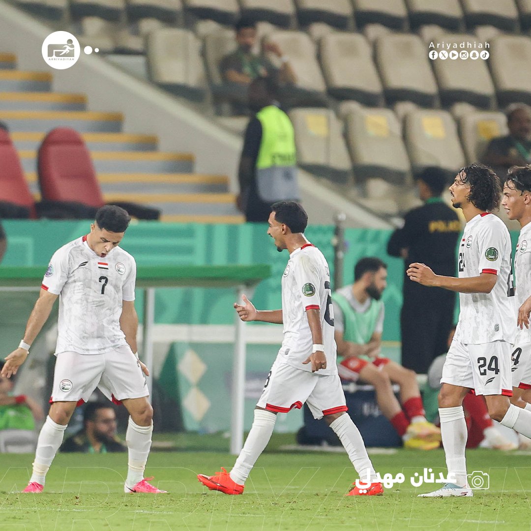 ariyadhiah's tweet photo. 📸فرحة يمنية بالرباعية 

#البحرين_اليمن 🇾🇪🇧🇭 
#خليجي_الديار_العربية27
#خليجي27 🇸🇦
#كأس_الخليج 🏆 https://t.co/hnH0tQzZTf