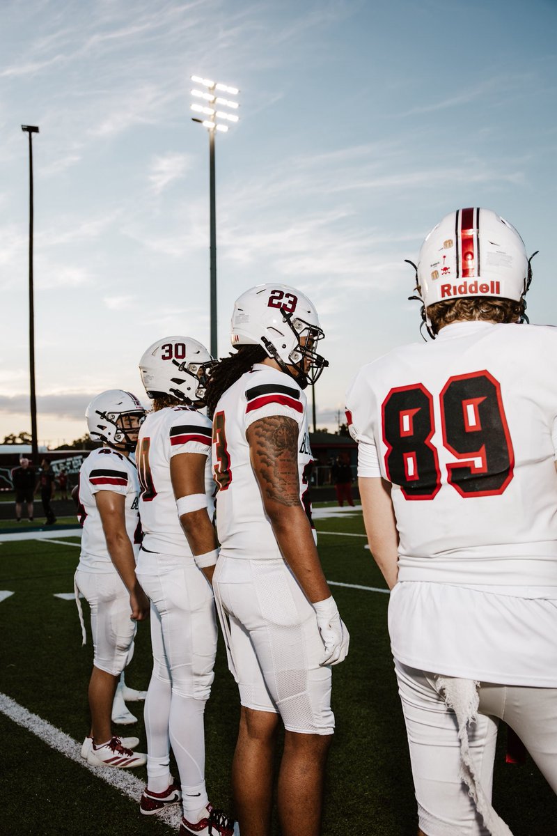 JordanReese_71's tweet photo. Here are some big plays I made against Tampa bay Tech unfortunately we lost 41-0 but we can take this bye week to recover and get better, let’s go 1-0 next week !!@Bdale_Football @BigCountyPreps1 @coachspruill0 @Buggsnow @BdaleFBHC @tampabay2689 https://t.co/RN9Vv3YEAy