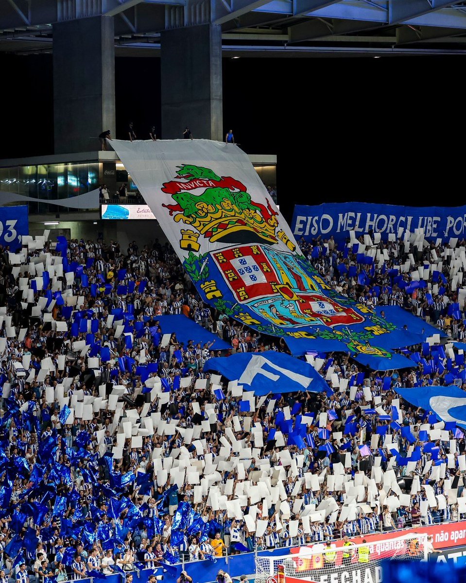 DragaoNews1893's tweet photo. Esta novela toda à volta do Ronaldo e eu só quero o Futebol Clube do Porto de volta! 💙🤍 https://t.co/2kyeqdElKK