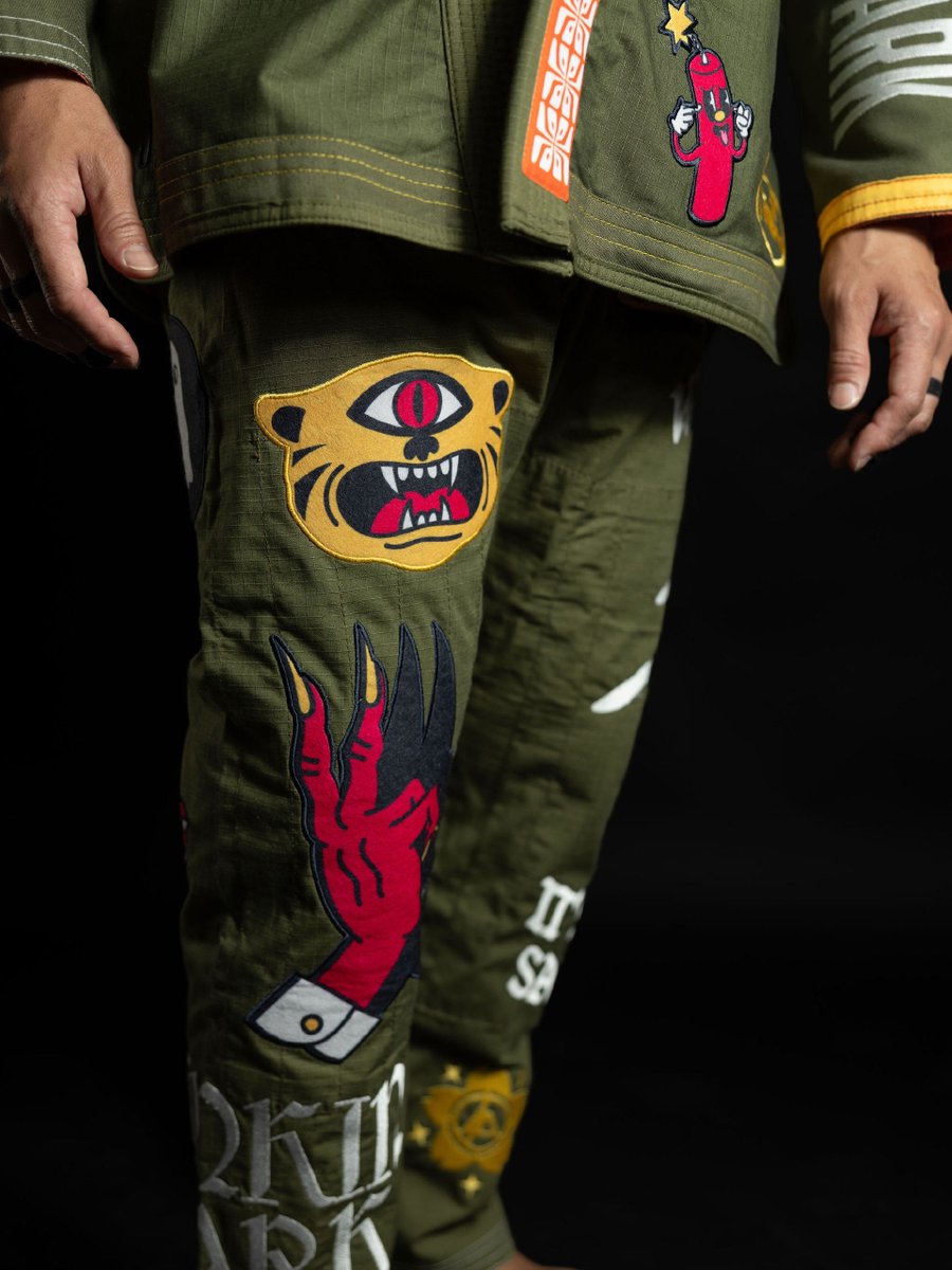 BroodingAnanas's tweet photo. okay that Linkin Park x Jasper Wong reversible jiu jitsu kimono looks really cool, and all the illustrations and Overflow lyrics??? please https://t.co/tnSSirdFqf