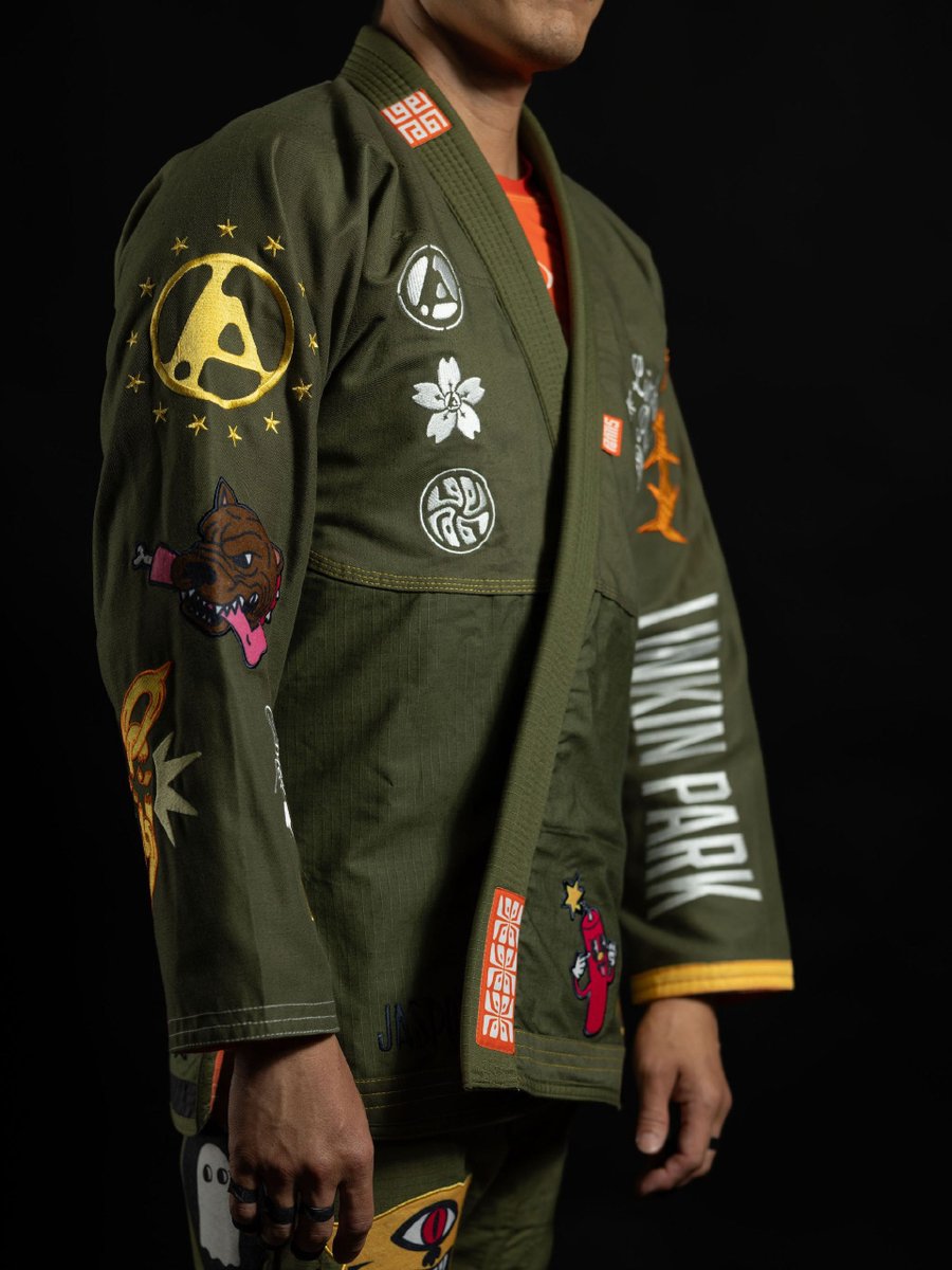 BroodingAnanas's tweet photo. okay that Linkin Park x Jasper Wong reversible jiu jitsu kimono looks really cool, and all the illustrations and Overflow lyrics??? please https://t.co/tnSSirdFqf