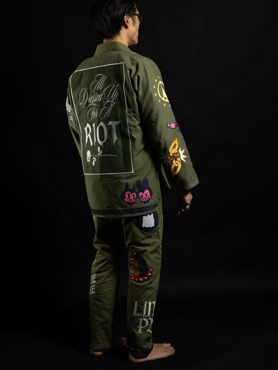 BroodingAnanas's tweet photo. okay that Linkin Park x Jasper Wong reversible jiu jitsu kimono looks really cool, and all the illustrations and Overflow lyrics??? please https://t.co/tnSSirdFqf
