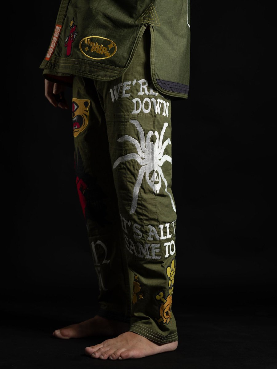 BroodingAnanas's tweet photo. okay that Linkin Park x Jasper Wong reversible jiu jitsu kimono looks really cool, and all the illustrations and Overflow lyrics??? please https://t.co/tnSSirdFqf