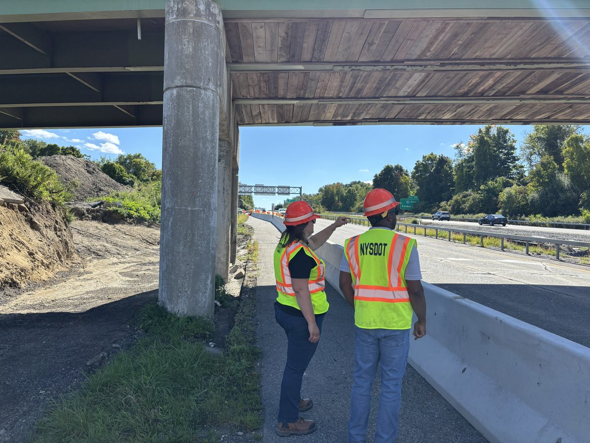 NYSDOTHV's tweet photo. Putnam County
Visiting and getting onsite information on projects is a priority for Regional Director Julianne Fuda to capture critical knowledge and make informed decisions. @NYSDOT is moving forward with critical needs within the #HudsonValley and will continue to advance infrastructure projects.