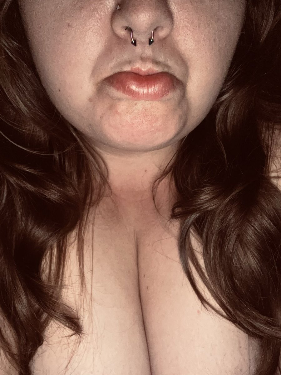 LillithTheFiend's tweet photo. Not getting any attentionnnnn 😩

Have I ignored basically everyone for the last couple of days?

Yes.

Is that relevant right now?

Absolutely not. I demand attention 😂

#chubby #boobs #tease #sad https://t.co/mAv3gT85z8