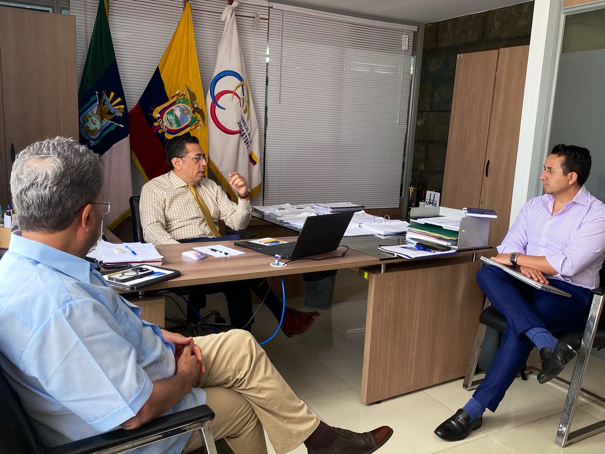 StaElenaCJ's tweet photo. ⚖️ ¡Cero tolerancia a la corrupción! El Dir. Eduardo Moreira te recuerda nuestros canales oficiales de denuncia: 📞 1800-872677 📧 transparencia@funcionjudicial.gob.ec 💻https://t.co/OgFrftCykW
📍Ventanillas @StaElenaCJ #JusticiaConIndependenciaCJ https://t.co/bcyZefDCNC
